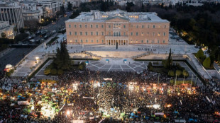 Grèce: des centaines d'agriculteurs et de tracteurs convergent vers Athènes