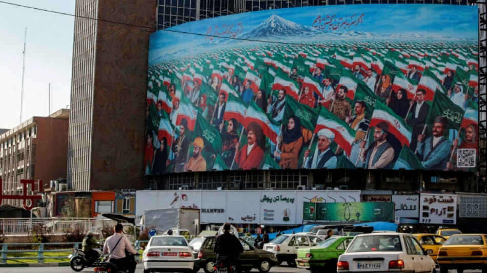 Iran: des fid&egrave;les se rassemblent sur la tombe de Mahsa Amini malgr&eacute; les menaces