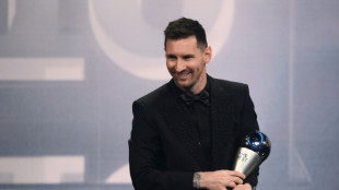 Balean y dejan mensaje a Messi en local de Rosario de su familia pol&iacute;tica