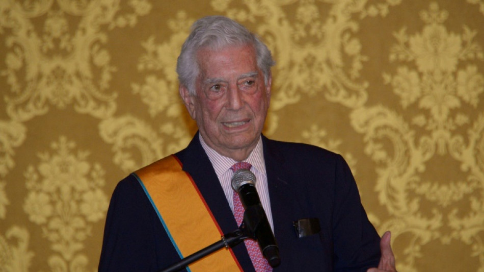 Vargas Llosa, "impaciente" por entrar en la Academia Francesa, revela su secretaria perpetua