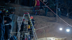Los rescatistas trabajan por cuarto día para salvar a niño caído en un pozo en Marruecos