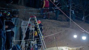 Los rescatistas trabajan por cuarto d&iacute;a para salvar a ni&ntilde;o ca&iacute;do en un pozo en Marruecos