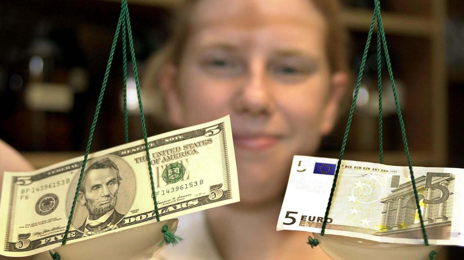Dollaro fiacco, l'euro sale dell'1,3% e si vicina a 1,14