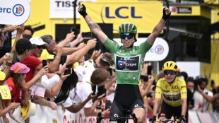 Wiebes repite triunfo de etapa en el Tour femenino, Vos sigue l&iacute;der