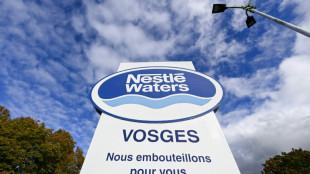 Désinfection d'eaux minérales: Foodwatch va porter plainte contre Nestlé