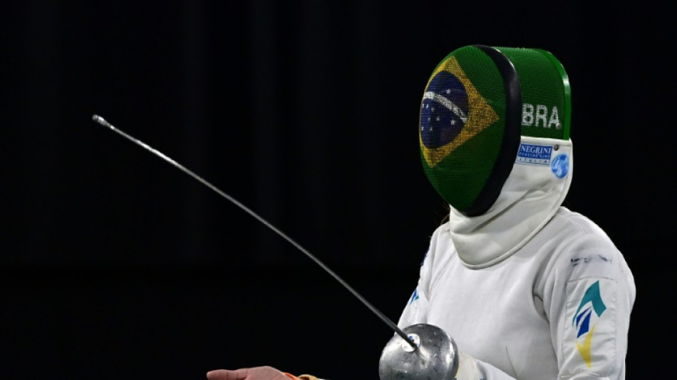 Brasil conquista ouro in&eacute;dito na esgrima feminina no Pan