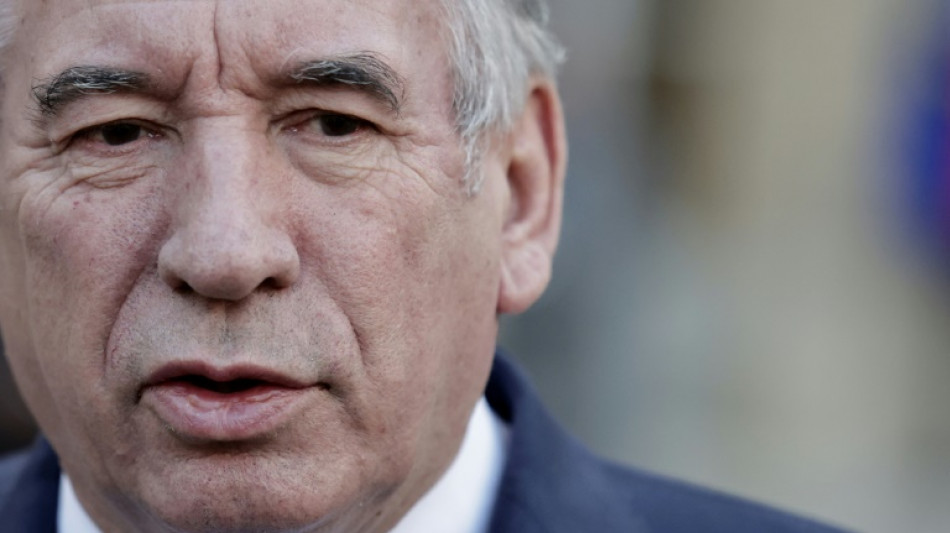 Bayrou arrivé à Mayotte, le gouvernement attendu au tournant