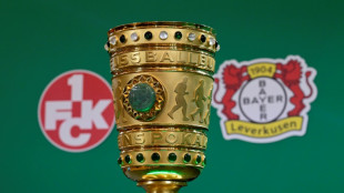 Leverkusen enfrenta Kaiserlautern e espera fechar temporada histórica com 'dupla coroa'