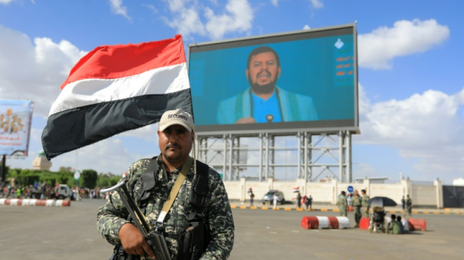 Los hut&iacute;es dicen que ataques israel&iacute;es dejaron ocho muertos y 142 heridos en la capital de Yemen