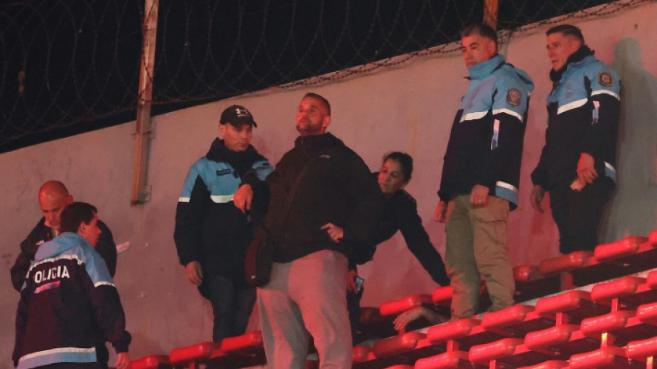 Universidad de Chile apresenta den&uacute;ncia por viol&ecirc;ncia em jogo na Argentina contra Independiente