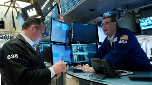 Wall Street ouvre en petite hausse, continue de dig&eacute;rer les derniers indicateurs