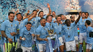 Manchester City faz história com tetra e chega ao 10º título do campeonato inglês