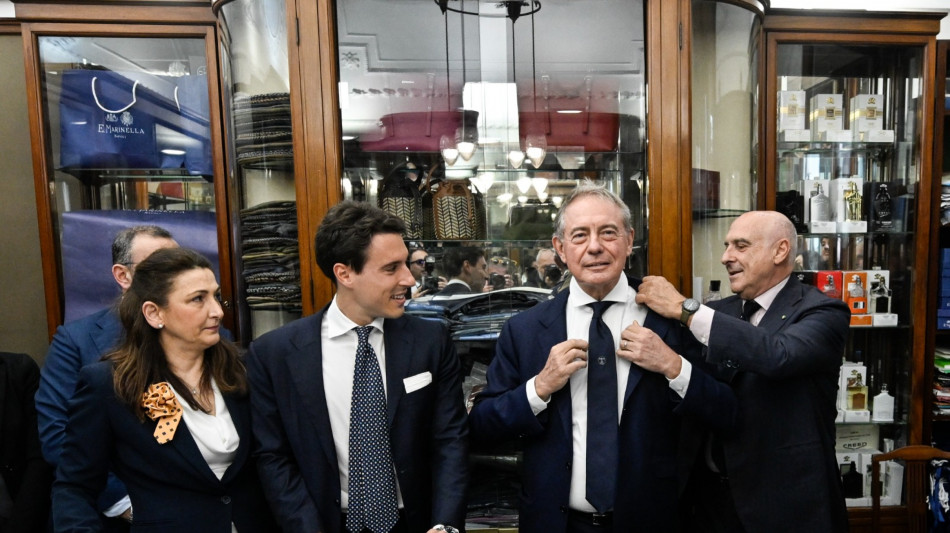 Una cravatta per la giornata del made in Italy, Urso la indossa