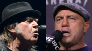 La disputa de Neil Young con Spotify subraya problemas de desinformación en podcasts