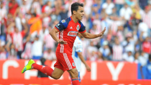 Detienen a Omar Bravo, goleador hist&oacute;rico de club mexicano Chivas, por abuso sexual infantil