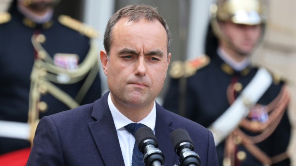 Lecornu re&ccedil;oit le PS et le RN, clefs de sa survie 