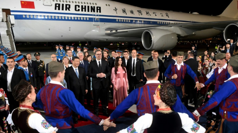 Xi Jinping visita a S&eacute;rvia, segunda etapa da viagem ao continente europeu