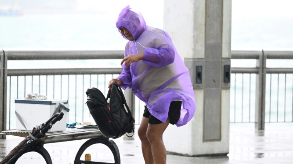 Apr&egrave;s Hong Kong, le typhon Koinu se dirige vers l'&icirc;le chinoise d'Hainan