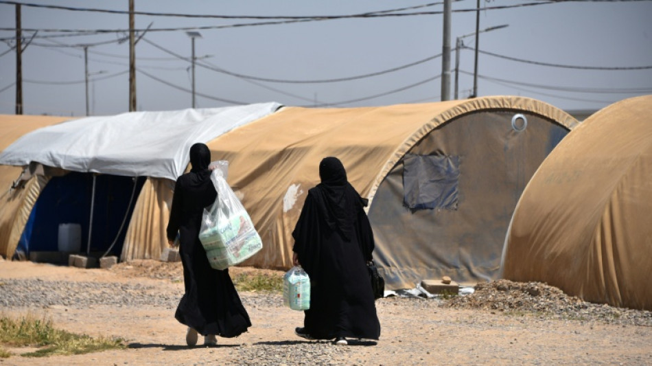Iraqis face difficult return from Syria camp for IS families