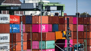EU threatens to target US cars, planes if Trump tariff talks fail