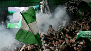 L1: Lors d'un derby houleux, Saint-Etienne s'offre Lyon et de l'oxyg&egrave;ne