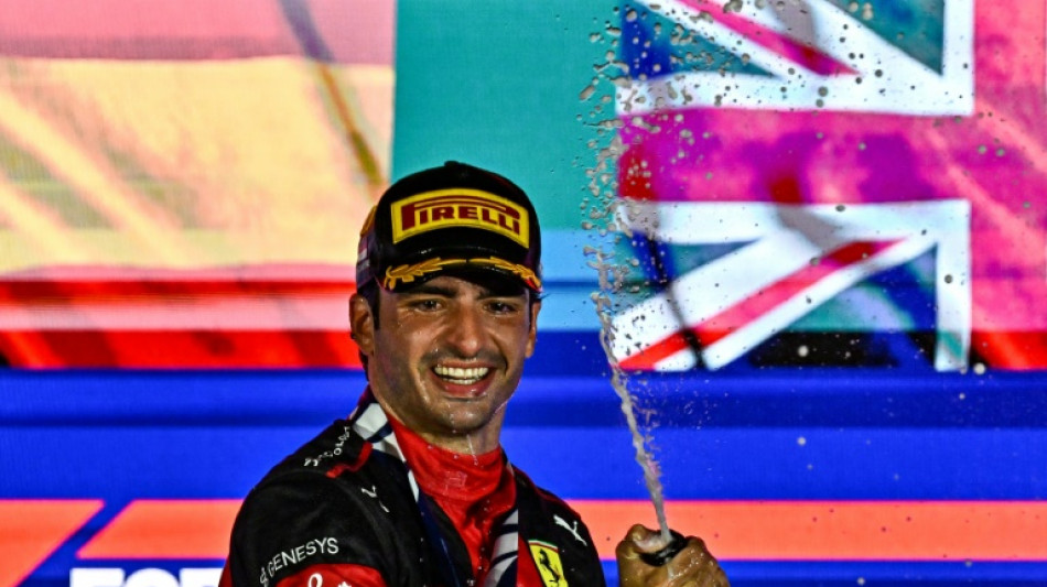 Sainz encerra dom&iacute;nio da Red Bull e d&aacute; &agrave; Ferrari, no GP de Singapura, sua 1&ordf; vit&oacute;ria do ano