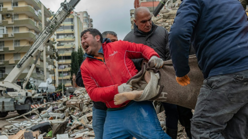 Mehr als 2600 Tote nach verheerendem Erdbeben in türkisch-syrischem Grenzgebiet
