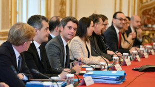 Attal d&eacute;taille un calendrier de mesures "sans temps mort" 