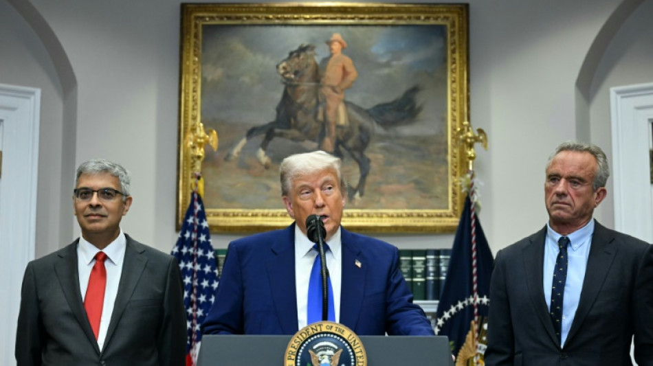 Trump announces drug prices cut with swipe at Europe