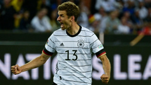Müller führt DFB-Auswahl als Kapitän aufs Feld