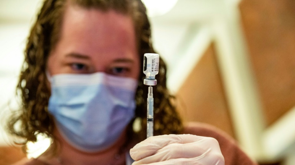 EEUU autoriza nueva versi&oacute;n de vacunas de Pfizer y Moderna anticovid para &oacute;micron