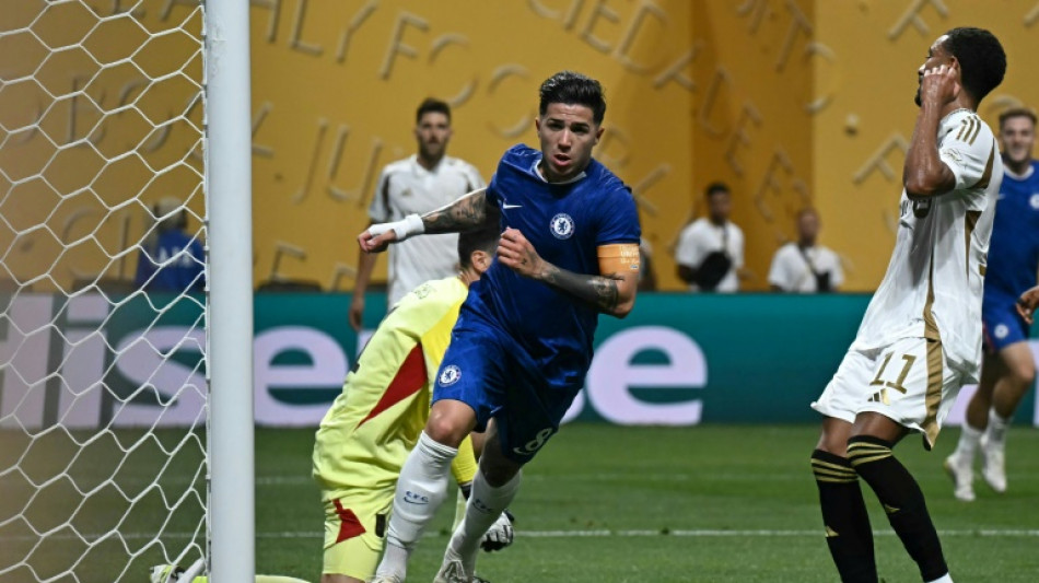 Empty seats as Chelsea win opener at Club World Cup, Benfica deny Boca