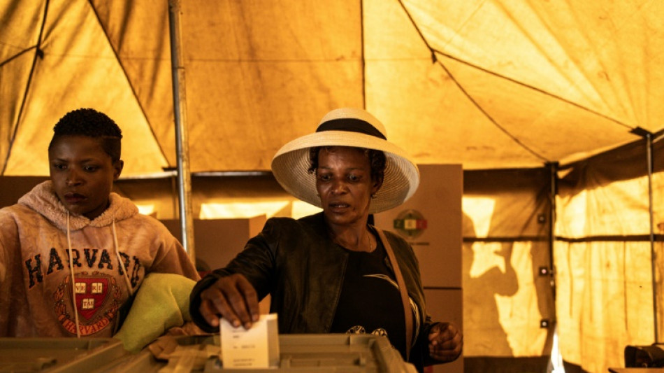 Zimbabwe: le pr&eacute;sident s'accroche au pouvoir, l'opposition crie &agrave; la fraude