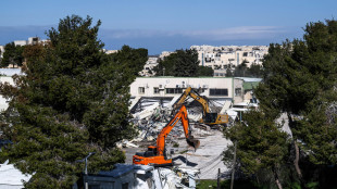 Brucia a Gerusalemme la sede Unrwa demolita da Israele