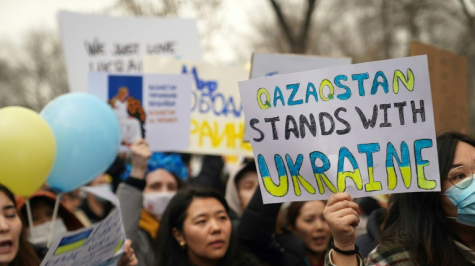 Le Kazakhstan, allié de Moscou, autorise une manifestation pro-Ukraine