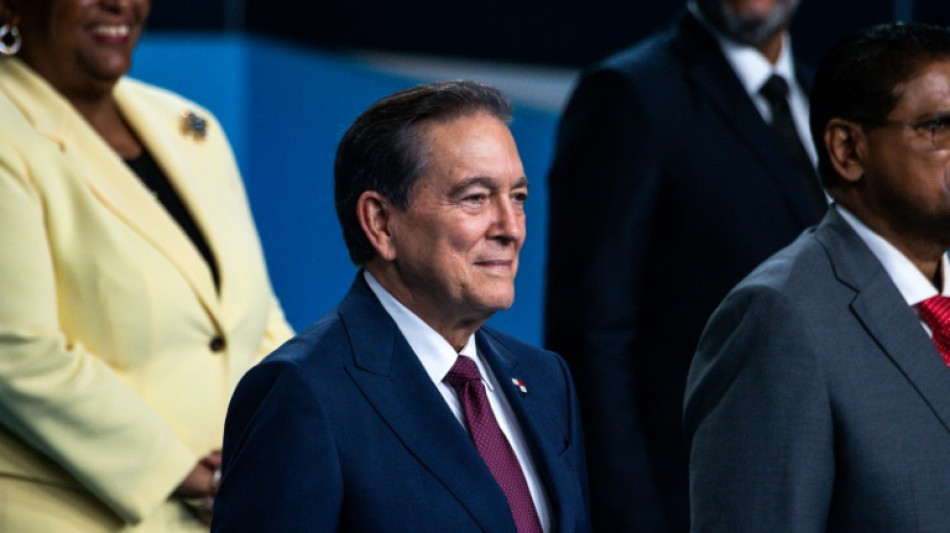 El presidente de Panamá regresa de EEUU tras su control por un cáncer en la sangre 