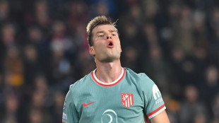 Atl&eacute;tico de Madrid anuncia les&atilde;o de Sorloth, que &eacute; d&uacute;vida para jogo contra o Leverkusen