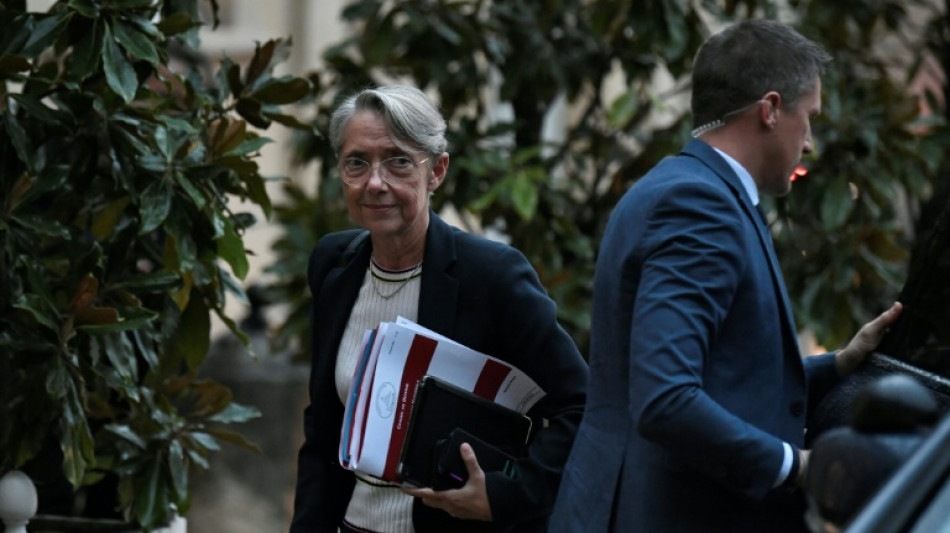 Retraites: Borne temporise sur les 65 ans avant les derni&egrave;res consultations