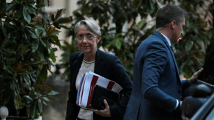 Retraites: Borne temporise sur les 65 ans avant les derni&egrave;res consultations
