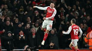 Foot: Arsenal foudroie Aston Villa (4-1) dans le choc au sommet