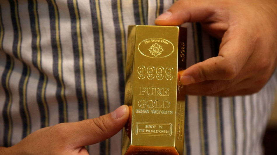 Los aranceles y los temores geopol&iacute;ticos impulsan el precio del oro por encima de los 3.000 d&oacute;lares