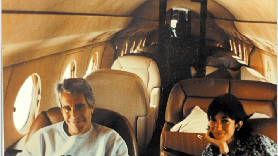 C&uacute;mplice de Epstein exige indulto de Trump para depor no Congresso