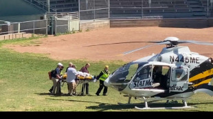 Salman Rushdie en cirug&iacute;a tras ser apu&ntilde;alado en evento en EEUU