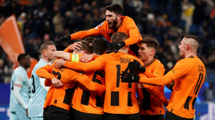 Shakhtar Donetsk vence Royal Antwerp e coloca press&atilde;o no Barcelona