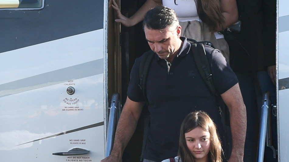 El vuelo de huida de Bolsonaro fue pagado por un intermediario desde EEUU, dice el due&ntilde;o del avi&oacute;n