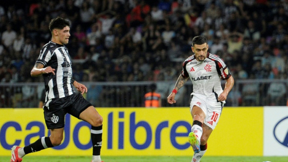 Flamengo empata com Central C&oacute;rdoba (1-1) e &eacute; 3&ordm; do Grupo C da Libertadores