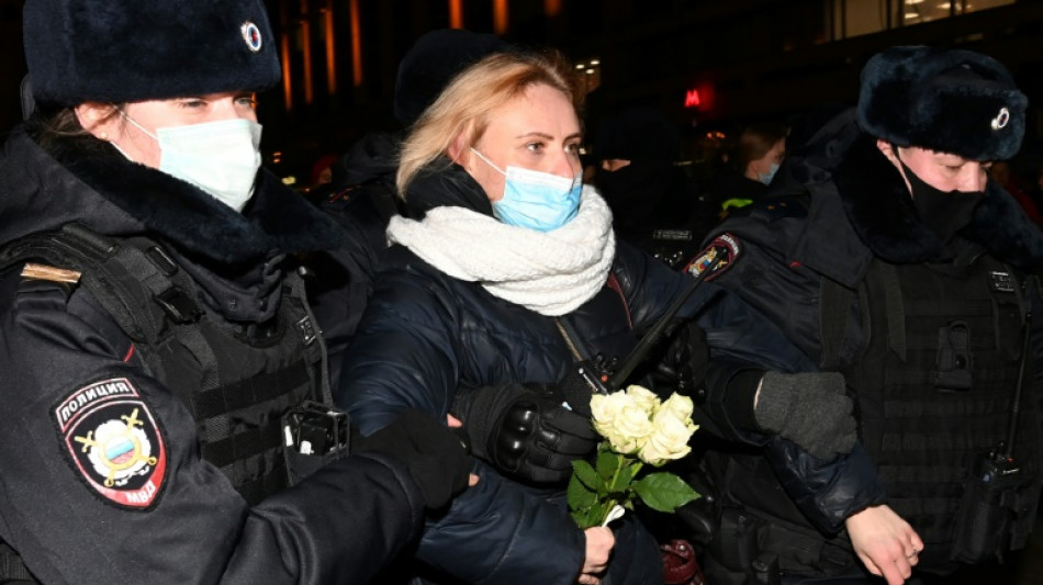"Non à la guerre!" Des dizaines de manifestants arrêtés à Moscou et Saint-Pétersbourg