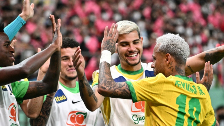 Foot: Le Br&eacute;sil, port&eacute; par Neymar, s'impose avec la mani&egrave;re en Cor&eacute;e du Sud