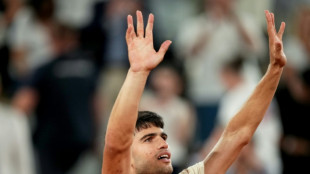 Roland-Garros: Alcaraz et Swiatek passent, Rune plie mais ne rompt pas