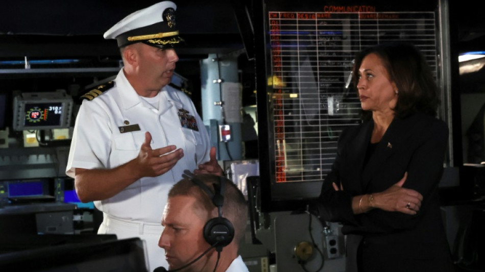 Vicepresidenta de EEUU dice que operar&aacute;n "sin miedo" en el estrecho de Taiw&aacute;n